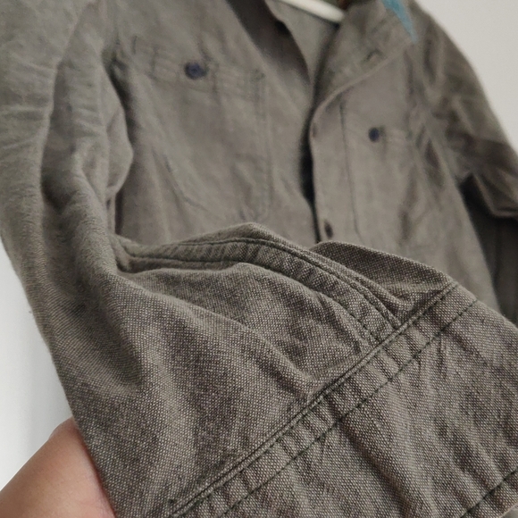 MODERN AMUSEMENT Button Down | S - Picture 4 of 11